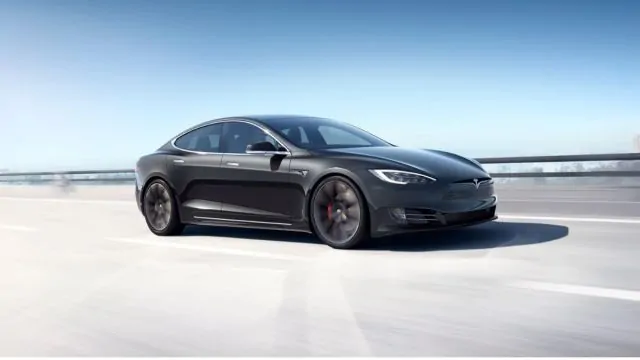 tesla model s elektrikli araba içerik