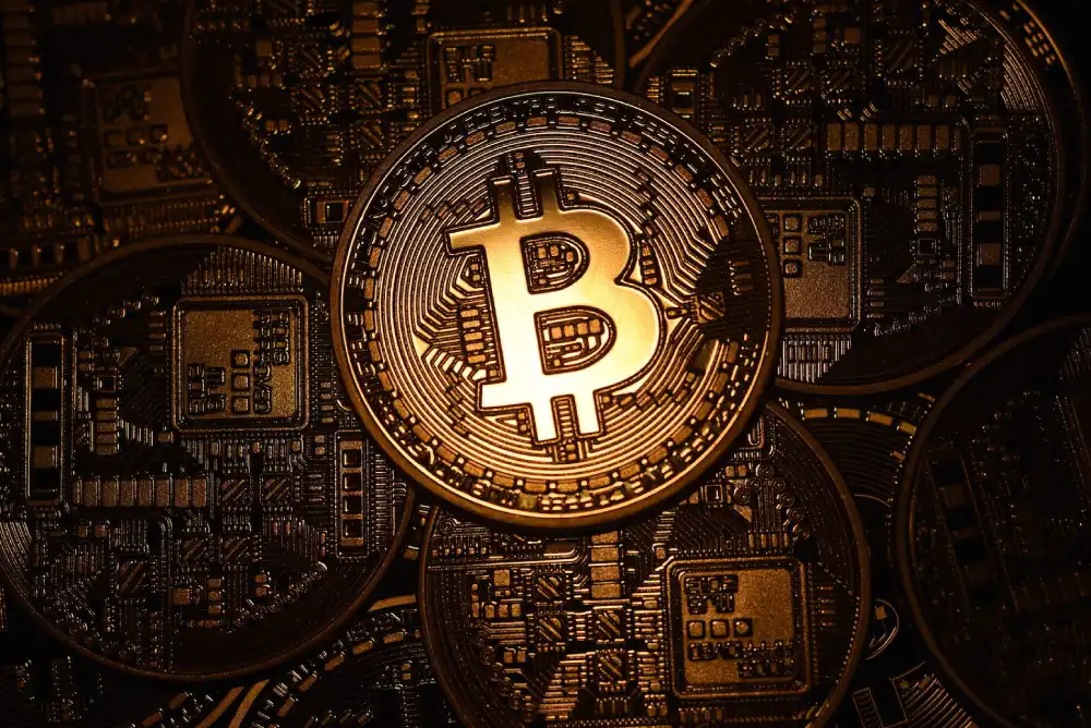 BTC Kapanış Saati Kaçtır? Bitcoin İşlem Saatleri