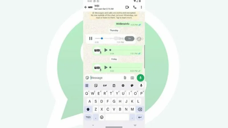 **WhatsApp, Sesli Mesajlara Hızlı Yanıt Özelliği Getiriyor** WhatsApp, kullanıcı deneyimini geliştirmek için yeni bir özellik üzerinde çalışıyor. **Android için WhatsApp beta 2.24.26.6 sürümüyle** tanıtılan bu özellik, **sesli mesajlara hızlı bir şekilde yanıt verilmesini** sağlayacak. Bu yenilik, WhatsApp kullanıcılarının sesli mesajlara daha hızlı ve pratik bir şekilde tepki vermesini amaçlıyor. ### Sesli Mesajlara Tek Dokunuşla Yanıt Verilebilecek Yeni gelen özellik, sesli mesajların hemen yanında yer alan bir düğme ile kullanıcıların **tek dokunuşla yanıt** vermesine olanak tanıyacak. Şu anda, sesli mesajlara yanıt vermek için önce mesajı kaydırmak, ardından yanıt seçeneğini seçmek ve sesi kaydetmek gerekiyor. Yeni düğme, bu ekstra adımları ortadan kaldırarak daha hızlı ve kolay bir yanıt verme deneyimi sunacak. ### Hızlı Yanıt Özelliği, Video Mesajlarda Tanıtılan Sisteme Benziyor Bu hızlı yanıt özelliği, daha önce WhatsApp tarafından **video mesajlar için tanıtılan benzer bir özellik** ile uyumlu olacak. Kullanıcılar, video mesajlara da aynı şekilde tek dokunuşla yanıt verebiliyordu. Şimdi ise sesli mesajlar için bu özelliğin sunulması, mesajlaşma deneyimini daha verimli ve pratik hale getirecek. ### Beta Kullanıcıları İçin Şu An Test Aşamasında Bu yeni özellik, şu anda sadece **beta programına katılan sınırlı sayıda kullanıcı**yla test ediliyor. Ancak, WhatsApp, yakın zamanda bu özelliği daha geniş bir kullanıcı kitlesine sunmayı planlıyor. Sesli mesajlara yanıt vermeyi hızlandıracak bu özellik, özellikle sıkça sesli mesajlaşan kullanıcılar için büyük bir kolaylık sağlayacak.