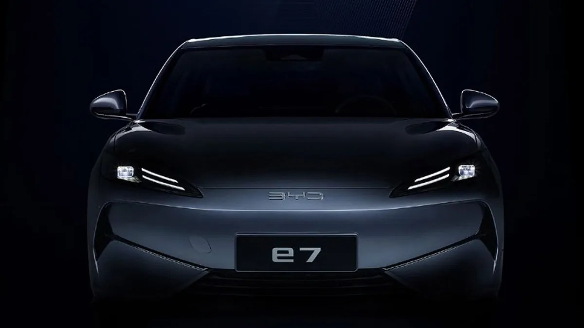 BYD Elektrikli Araç Serisine Yeni Bir Model Ekliyor: e7 Sedan Tanıtıldı